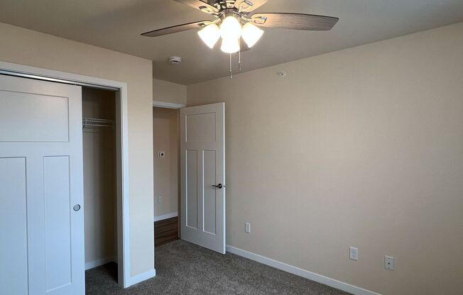 2 beds, 1 bath, 1,040 sqft, $1,485, Unit AT 709-36