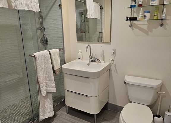 1 bed, 1 bath, 747 sqft, $3,450, Unit 707T