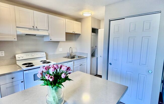 1 bed, 1 bath, 680 sqft, $1,535, Unit 82A