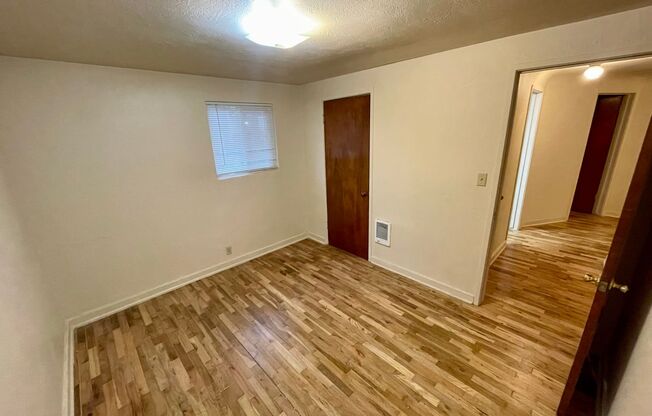 2 beds, 1 bath, $1,495