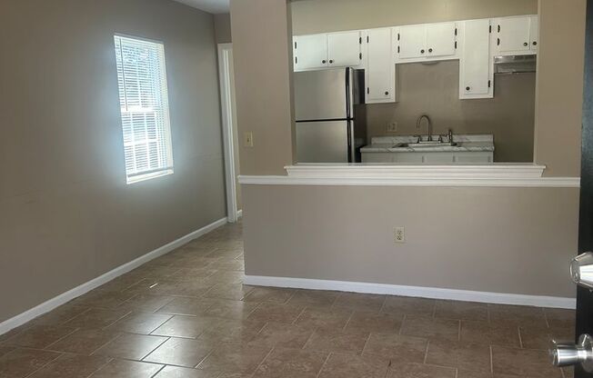 1 bed, 1 bath, $975, Unit 32