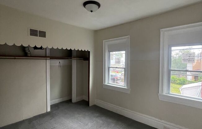 Available July 1st! 3 Bed 1.5 Single Family Home!