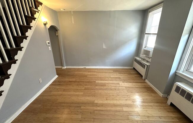 Gorgeous 2-Bedroom Townhome in Point Breeze! Available NOW!