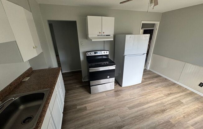 2 beds, 1 bath, $1,000