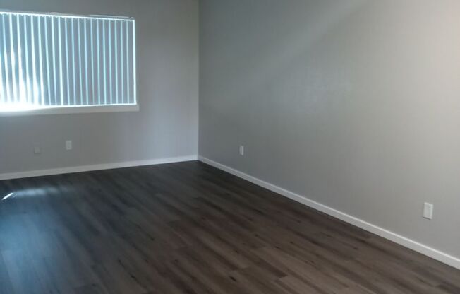 2 beds, 1 bath, 870 sqft, $1,650, Unit 223-26