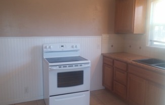 2 beds, 1 bath, $1,350