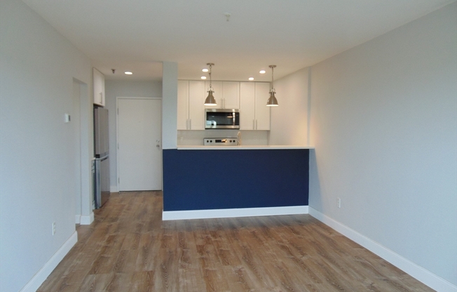 1 bed, 1 bath, 644 sqft, $2,100, Unit 310