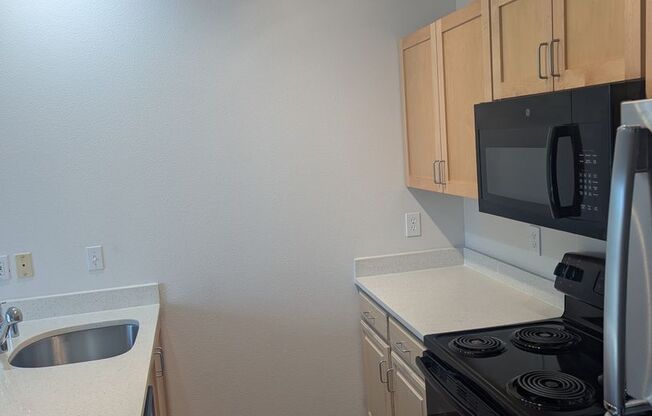 2 beds, 1 bath, 878 sqft, $1,775, Unit E202