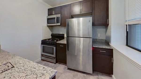 435 Walnut Ave