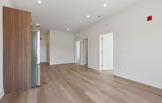 2 beds, 2 baths, 839 sqft, $2,385, Unit Unit 608