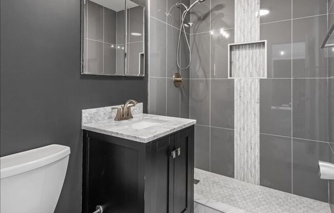 1 bed, 1 bath, $1,825, Unit # 2V