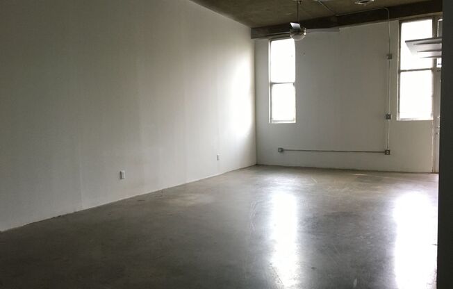 Studio, 1 bath, 700 sqft, $1,535, Unit A-203