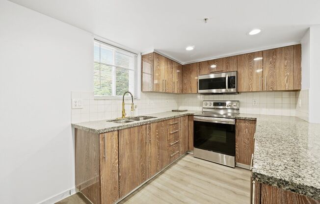 Newly Renovated 2 bed and 3 bath Townhome in Chateaubleau Villas in Doral