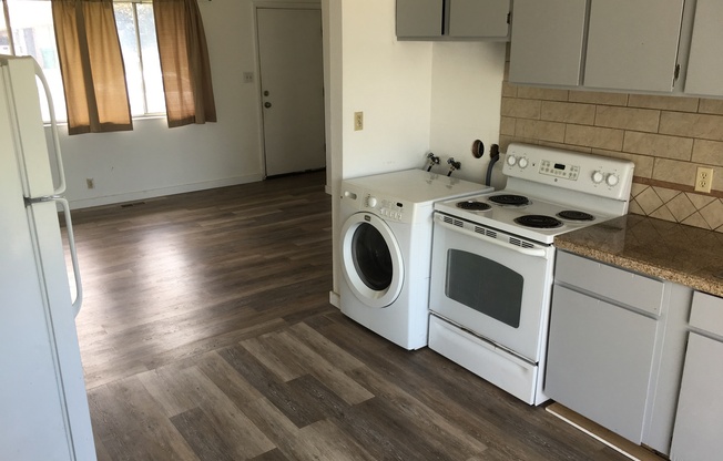 2 beds, 1 bath, 780 sqft, $1,130