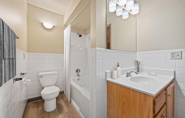 2 beds, 1 bath, 1,000 sqft, $1,325, Unit 131