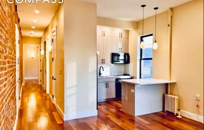 3 beds, 1 bath, $3,300, Unit 610