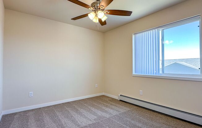 3 beds, 2 baths, 1,186 sqft, $1,595, Unit AT 715-50