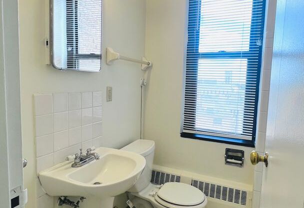 Studio, 1 bath, 320 sqft, $850, Unit # 816