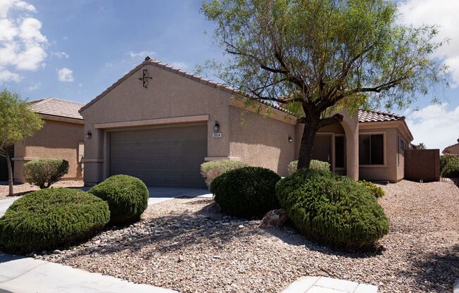 Single story home in guard gated community of Stallion Mountain