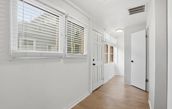 Studio, 1 bath, $975, Unit 730-02