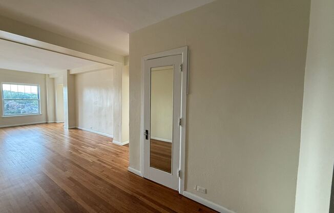 2 beds, 2 baths, 1,772 sqft, $2,200, Unit Old King Edward 61