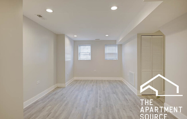 2935 N LAWNDALE