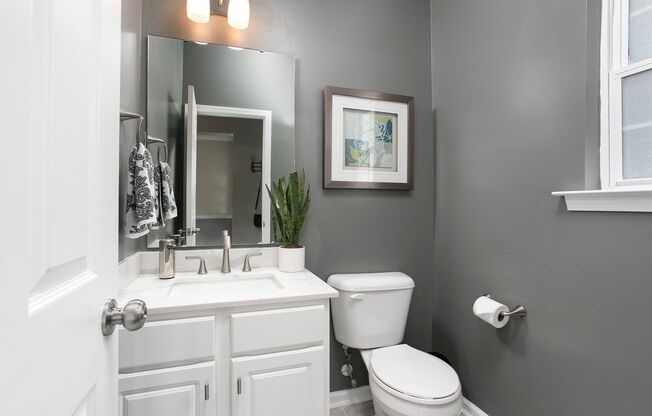 3 Bd / 2.5 Bth townhouse in SW Durham Auburn Square!