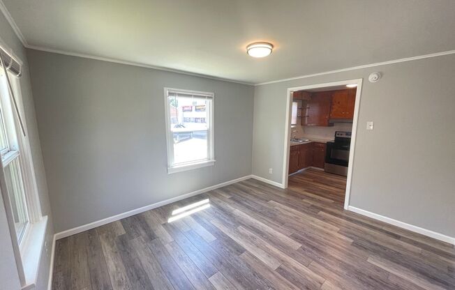 2 beds, 1 bath, 725 sqft, $1,350, Unit Highw2010