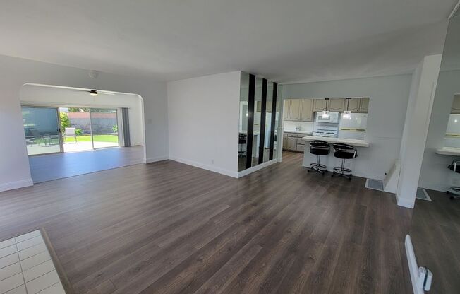 SPACIOUS 3BD/2BA WITH GARAGE, LAUNDRY AND FRONT AND BACK YARD THAT IS PET FRIENDLY!!