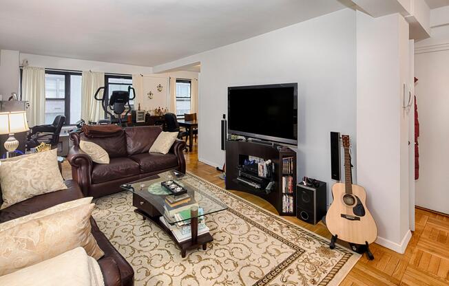 150 E 56 ST