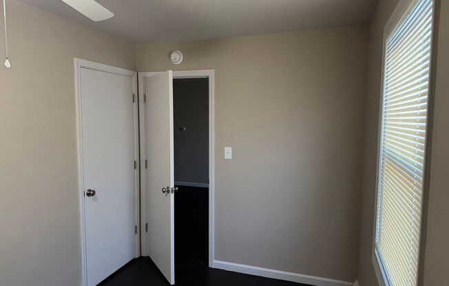 3 beds, 1 bath, $1,105, Unit 1620 #17