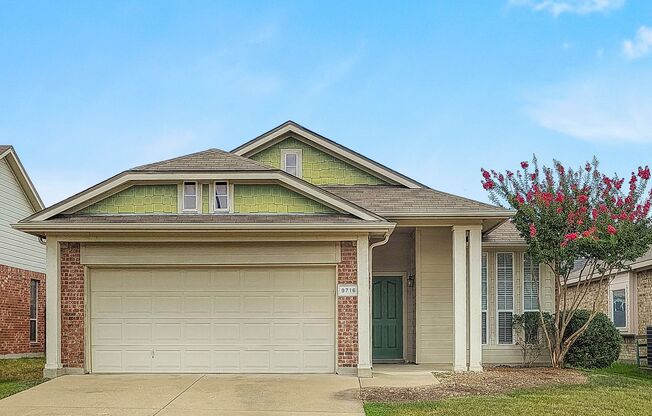 Charming 4-Bedroom Home in a Quiet Neighborhood with Easy Access to 820 & I-30