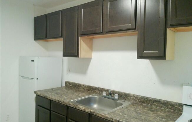 829 Indiana Unit 1 - 2/Bed 1/Bath - $1025/month