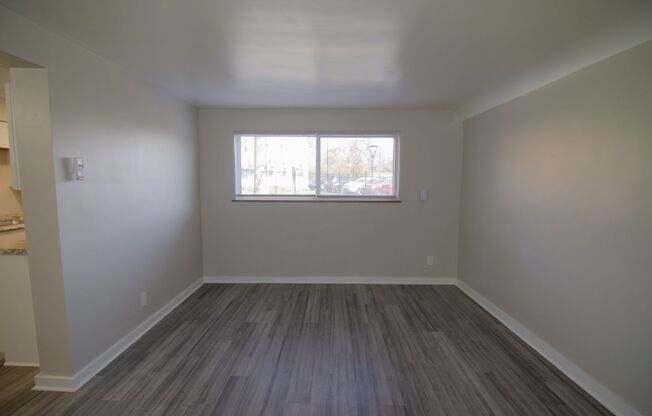 Newly Upgraded Apartments -The Courtyard at Park Hills, Minutes from Downtown