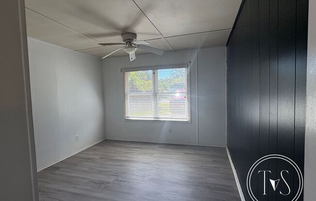 RATE DROP ALERT (was $2000/month) and FALL MOVE-IN SPECIAL: $500 OFF 1st MONTH'S RENT!**