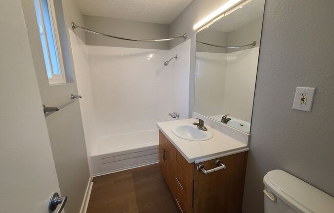 1 bed, 1 bath, 895 sqft, $2,555, Unit 4720-29