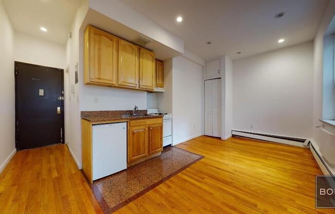 249 E 53 ST