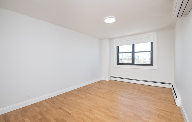 2 beds, 1 bath, 793 sqft, $3,600, Unit 17H