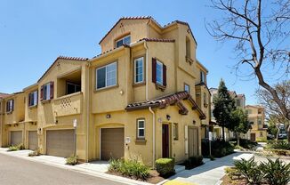 Beautiful Townhome in the Otay Ranch Community !