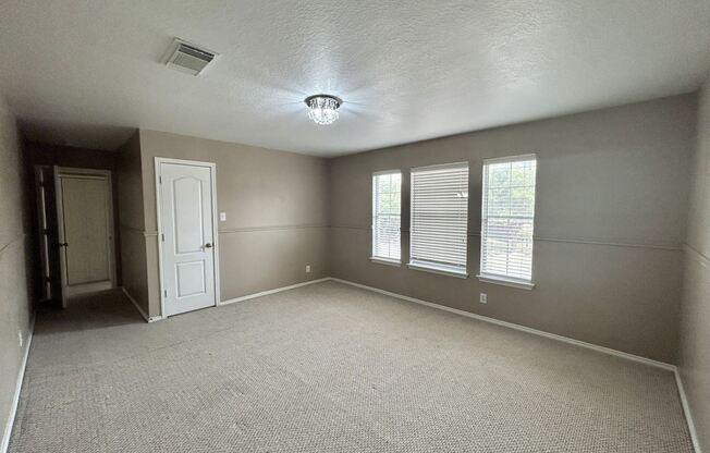 172 Springtree Hollow