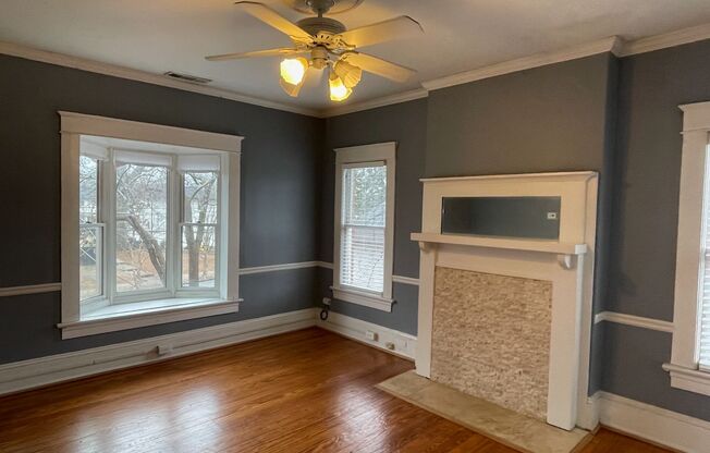 890 N HIGHLAND AVE NE