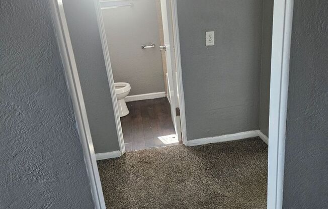 2 beds, 1 bath, 750 sqft, $1,020, Unit B08 1050 01