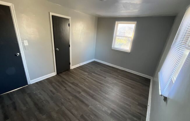 2 beds, 1 bath, $1,050, Unit 4776D