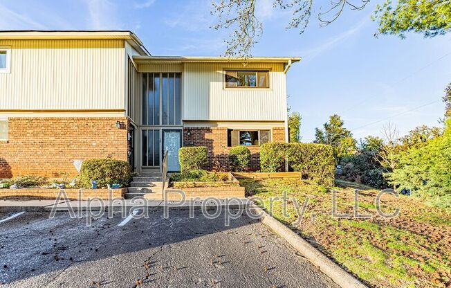 28 BRIARGLEN PL