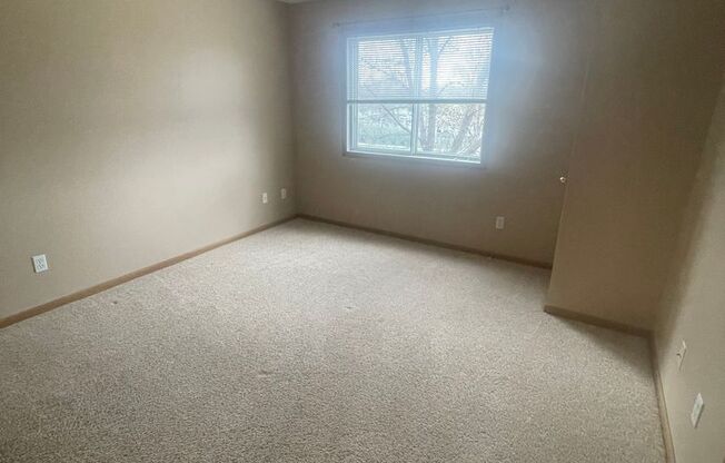 2 beds, 1 bath, 1,116 sqft, $1,210, Unit 1225