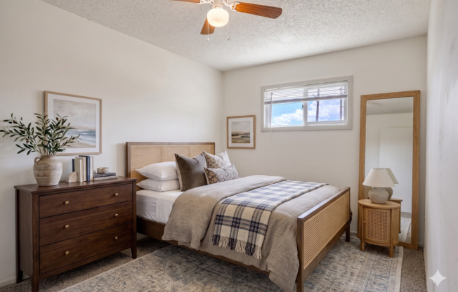 984 E Saxony Dr – Renovated 2 Bed/1 Bath Apartments in Colorado Springs!