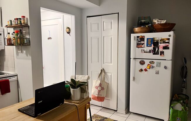 Sheridan Park / Uptown - 2 Bed / 1 Bath