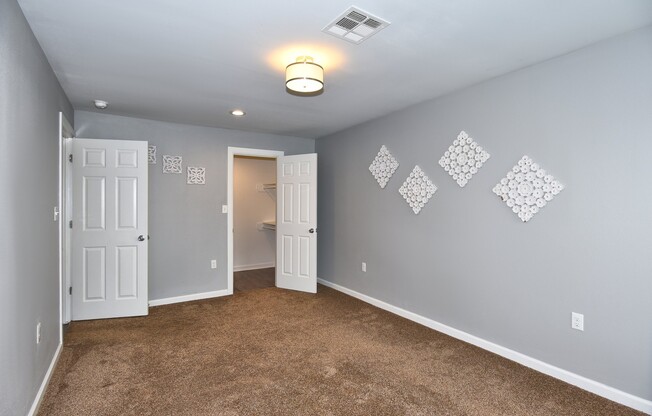 2 beds, 1 bath, 950 sqft, $1,389, Unit 0305