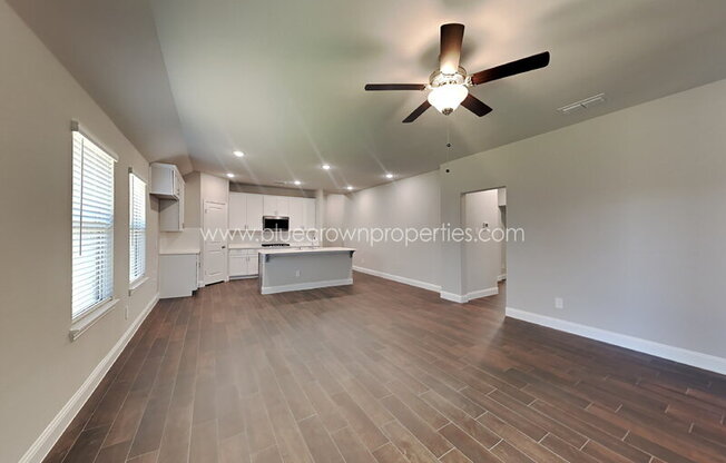 1132 RED HAWK LN