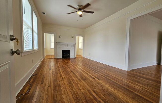 515 E 49th st upper unit